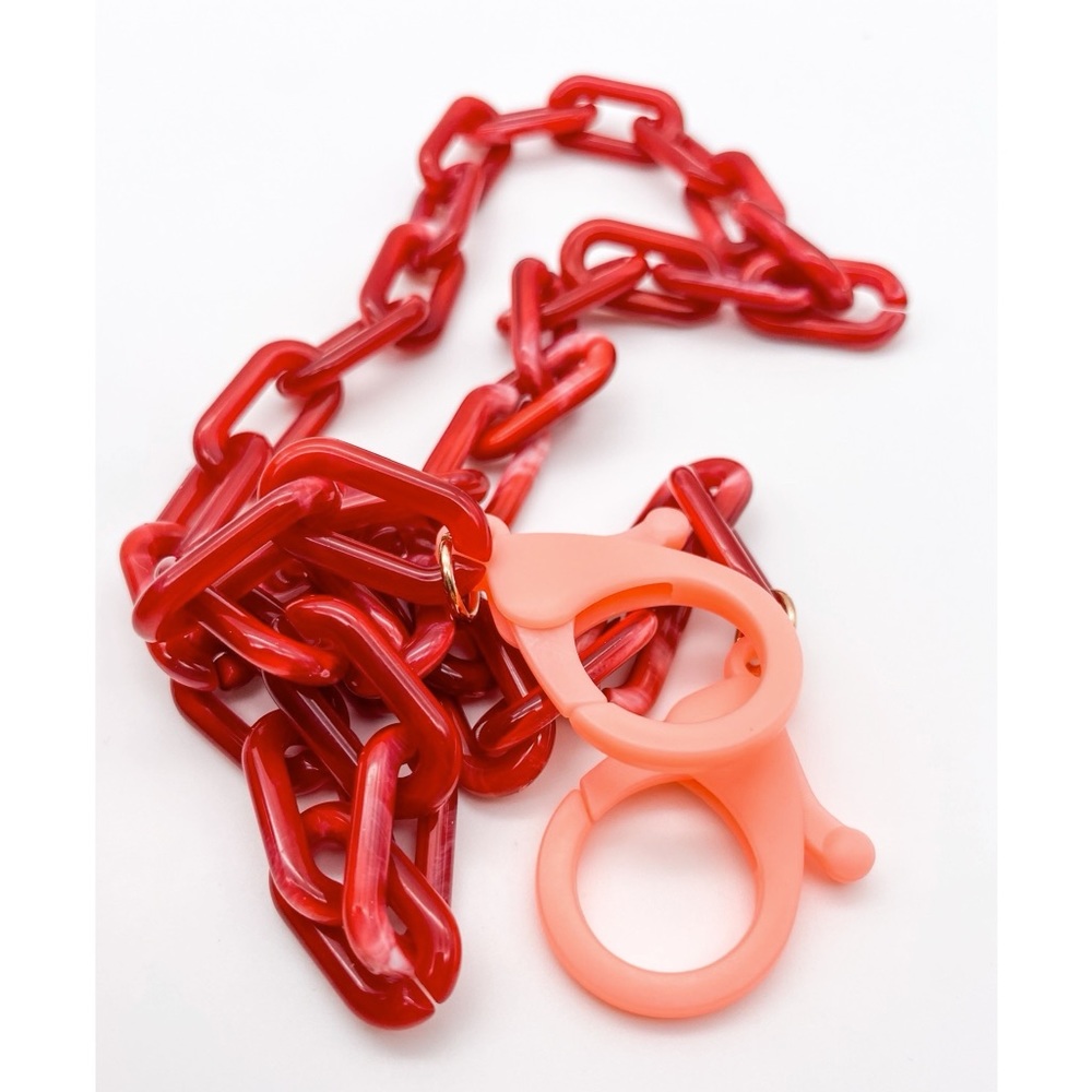 ⭐️ SOLD⭐️ Luxe Acrylic Mask Chain